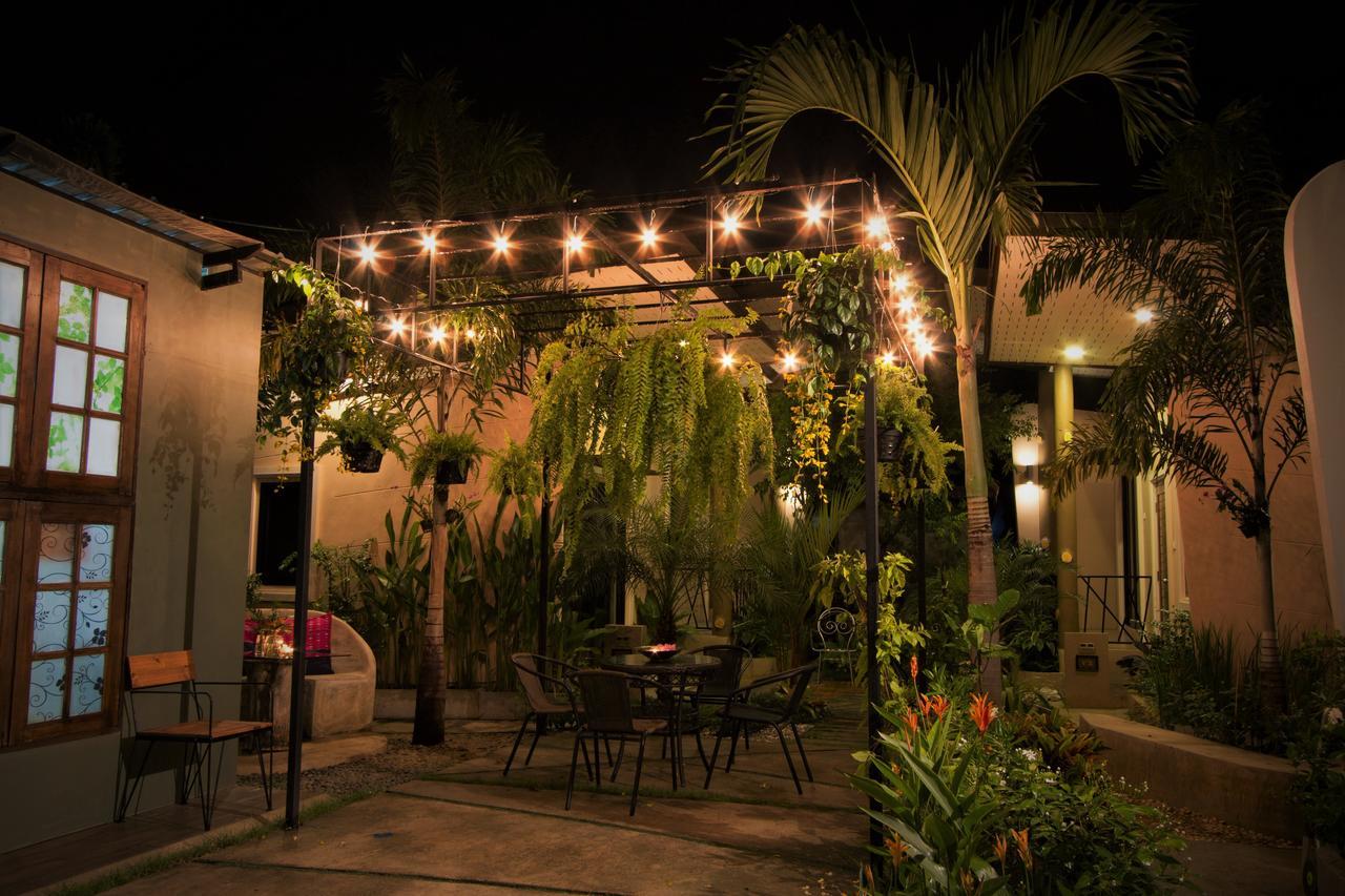 Hotel Casa Malee Chiang Mai Exterior foto