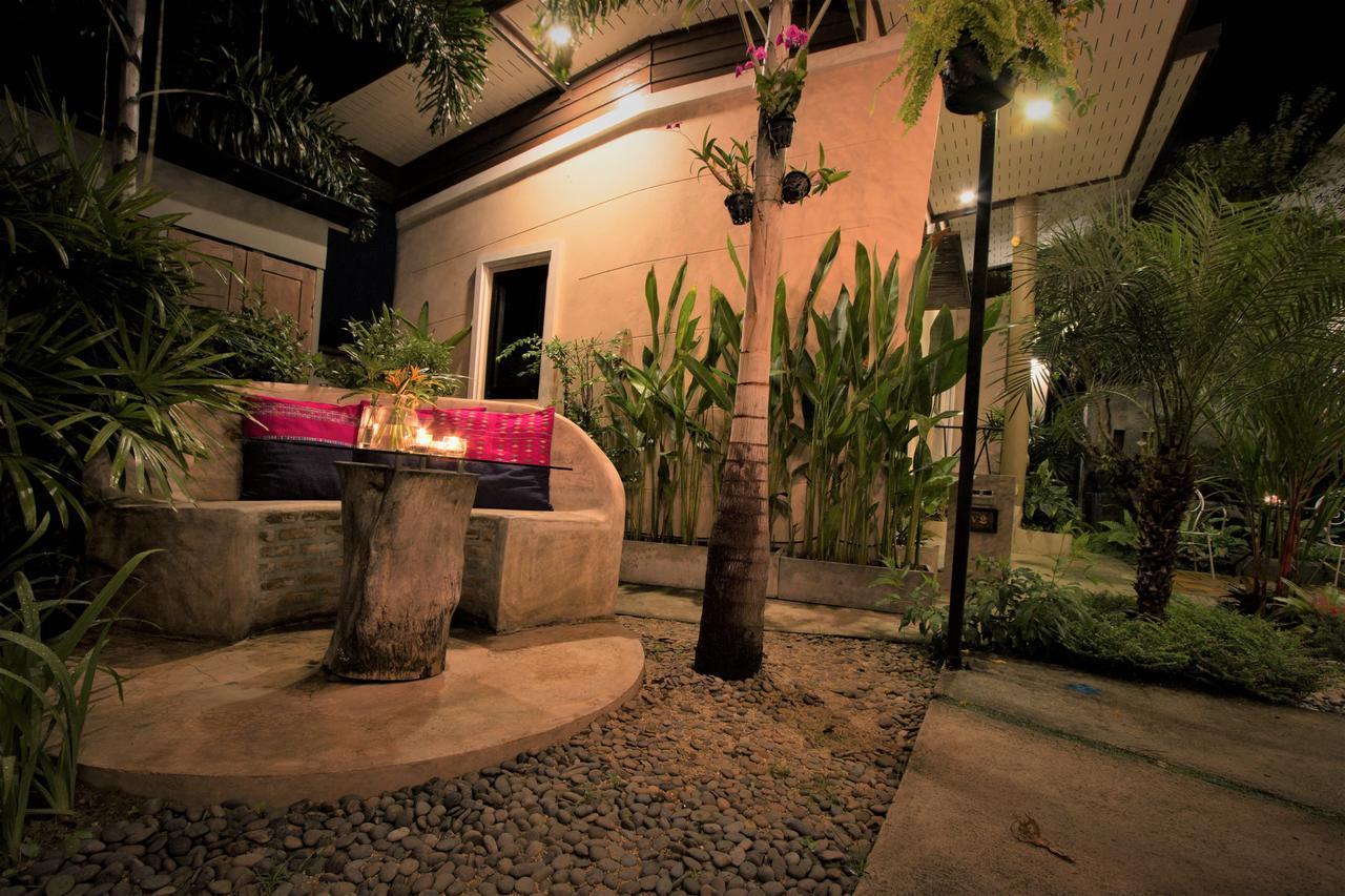 Hotel Casa Malee Chiang Mai Exterior foto